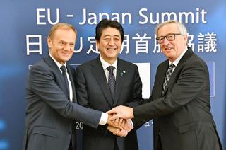 0831N Japan EU EPA Abe Junker middle 320