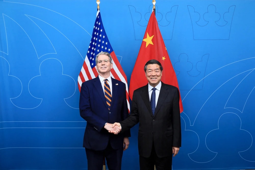 bo truong tai chinh scott bessent va pho thu tuong trung quoc he lifeng trong cac cuoc hop tai stockholm thuy dien