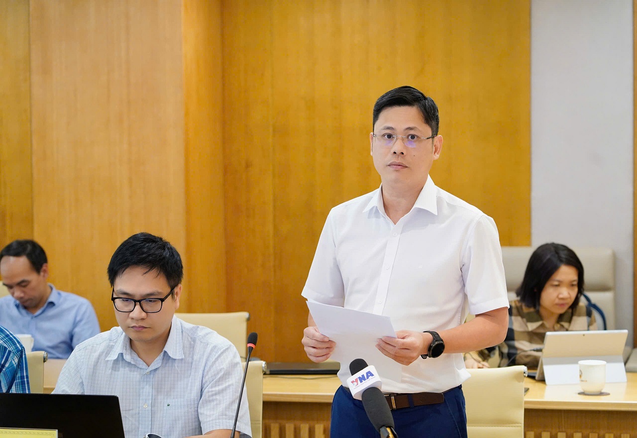 Đồng chí Hoàng Anh Tú Phó Vụ trưởng Vụ Khoa học kỹ thuật và công nghệ 4