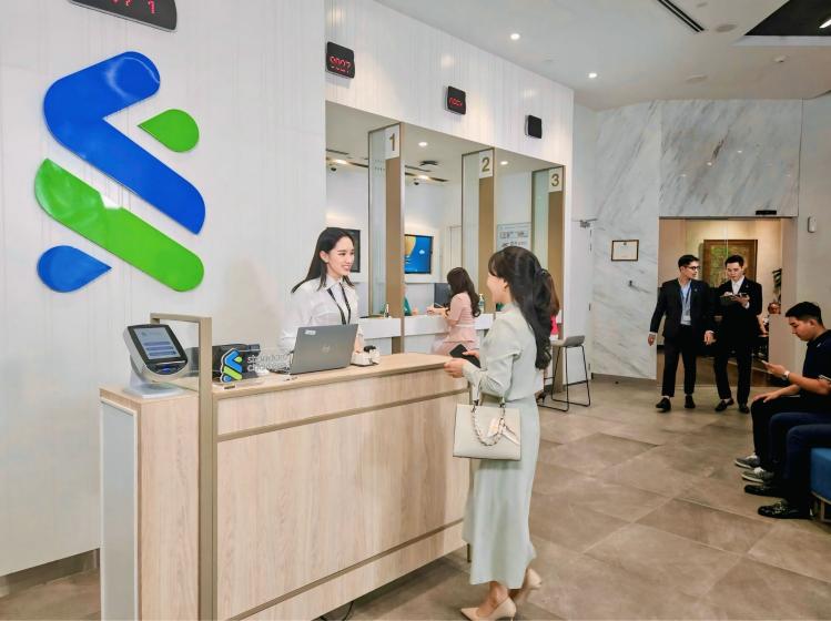 Standard Chartered vp