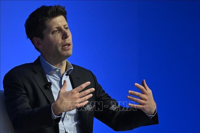vna potal ong sam altman tro lai voi vai tro ceo cua cong ty openai stand 20241202161010