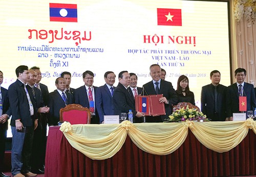 VietNamLao2809